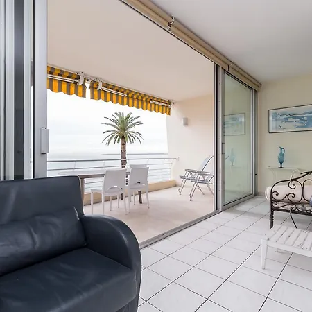 Eden Beach 1 Apartment